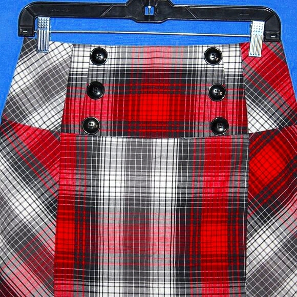 Charlotte Russe Plaid Pencil Skirt - High Waist - Red & Black - Statement Piece